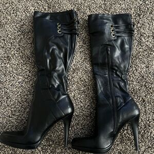 Nine West Women’s sz 8.5 Black Leather Stacked Stiletto Boot
